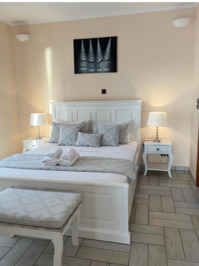 Katerina Apartments & Studios Науса Екстериор снимка