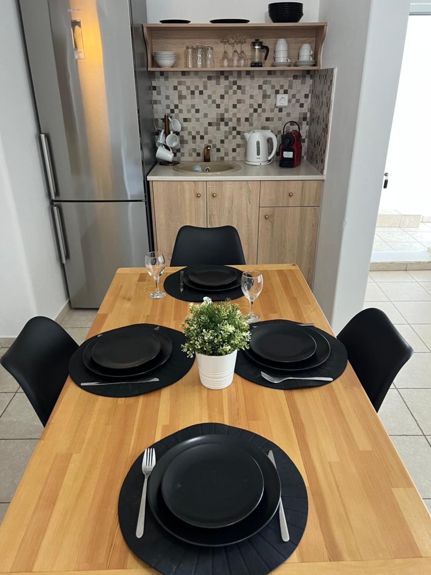 Katerina Apartments & Studios Науса Стая снимка