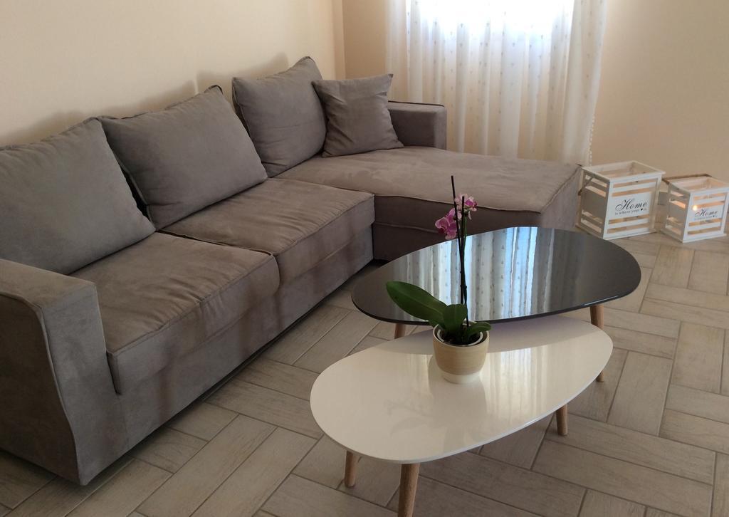 Katerina Apartments & Studios Науса Екстериор снимка
